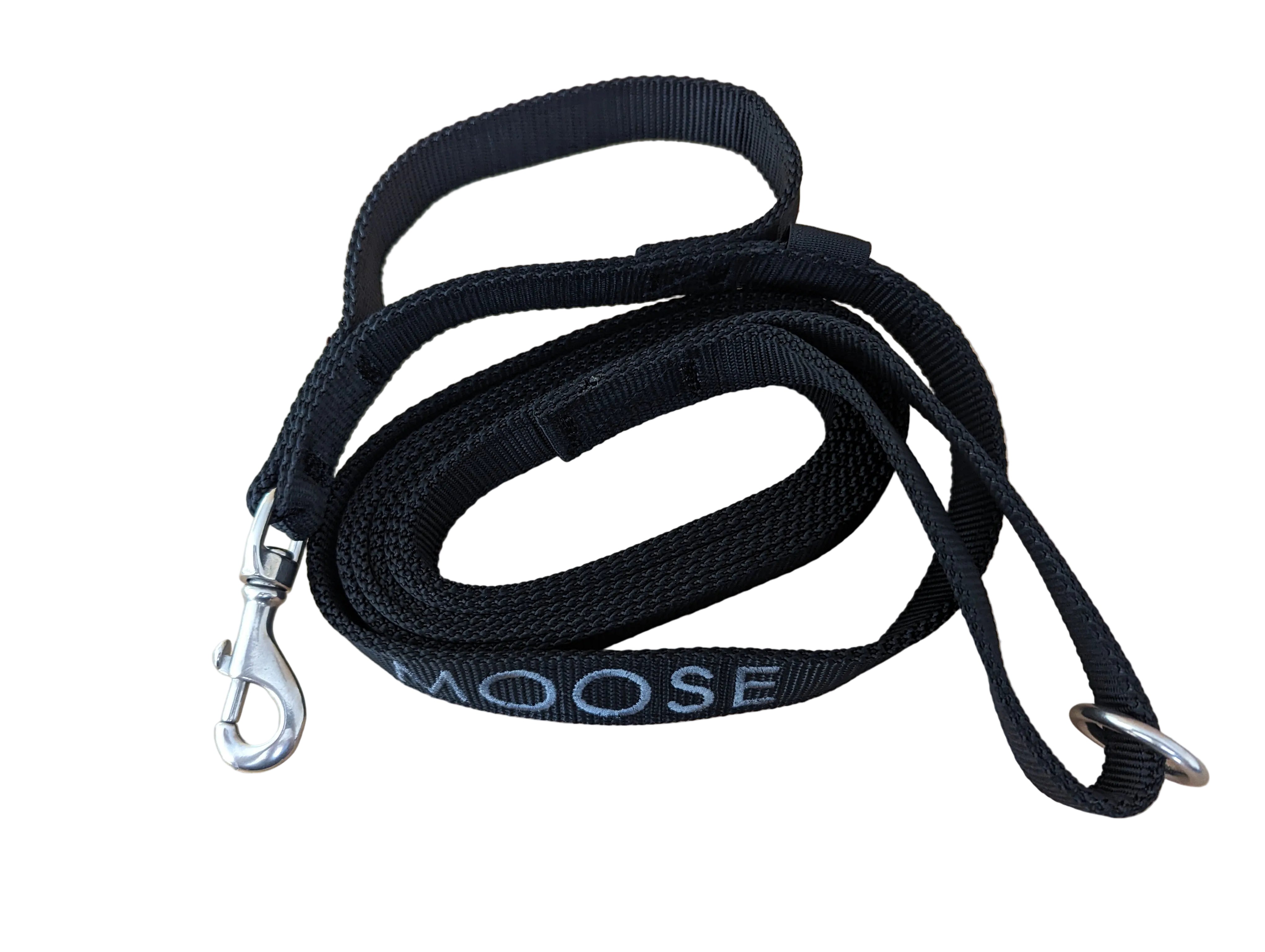 Close-up of the dual-handle design on the double handle lead for working dogs, highlighting the integrated traffic handle and the elastic keeper for streamlined K9 control